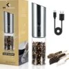 101Products Peper- & Zoutmolen Elektrisch - USB Oplaadbaar - Pepermolen - Zoutmolen - RVS -Heng Kookserie Winkel 1200x1172