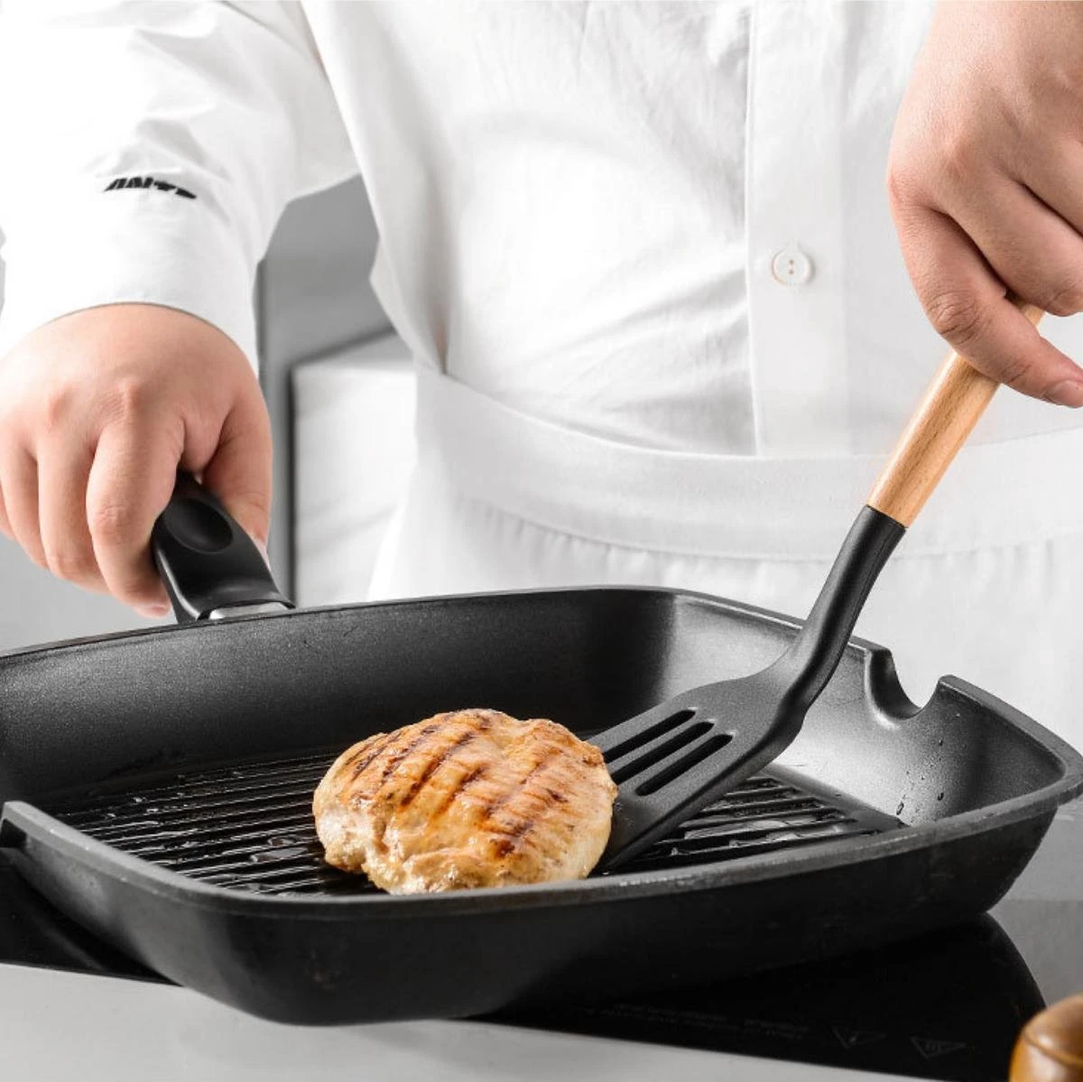 VAIVE Kookgerei set 13-delig met Houder - Keukengerei Set - Garde - Spatel Silicone VAIVE Kookgerei Set 13-delig Met Houder - Keukengerei Set - Garde - Spatel Silicone -Heng Kookserie Winkel 1200x1199 2