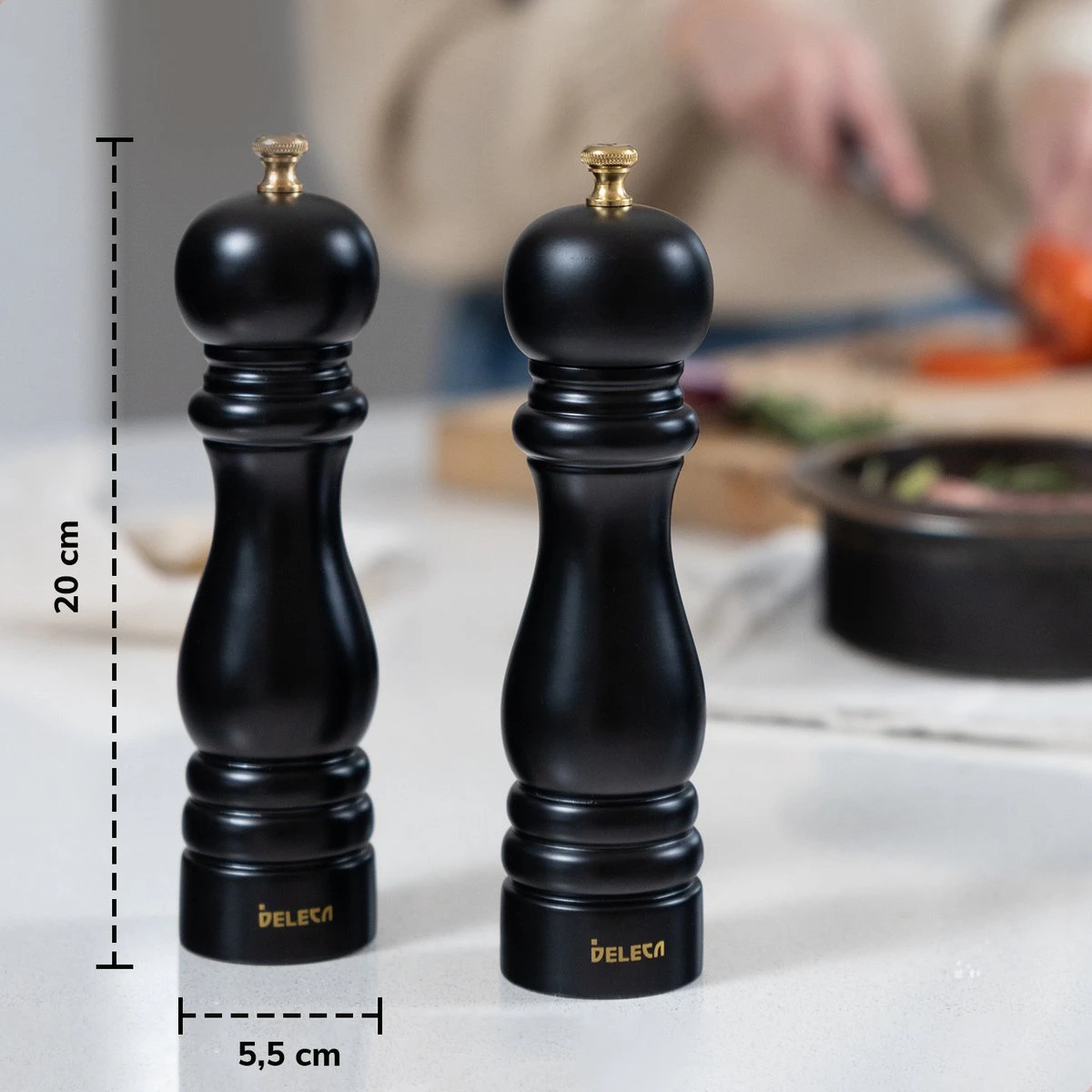 Deleca Luxe Peper en Zoutmolen Set - Met Geschenkdoos - Zout / Pepermolen - Rubberhout - Zwart & Goud Deleca Luxe Peper En Zoutmolen Set - Met Geschenkdoos - Zout / Pepermolen - Rubberhout - Zwart & Goud -Heng Kookserie Winkel 1200x1200 139