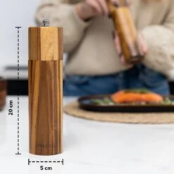 Deleca Luxe Peper En Zoutmolen Set - Zout / Pepermolen - Handmatig - Met Navul Lepel & Geschenkdoos - Acacia Hout - Rond 11 Deleca Luxe Peper En Zoutmolen Set - Zout / Pepermolen - Handmatig - Met Navul Lepel & Geschenkdoos - Acacia Hout - Rond -Heng Kookserie Winkel 1200x1200 149