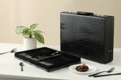 Swiss Pro+ Bestekset In Koffer-72 Delig-12 Persoons-Zwitsers Kwaliteit-Complete Set-100% Roestvrijstaal- Zwart 5 Swiss Pro+ Bestekset In Koffer-72 Delig-12 Persoons-Zwitsers Kwaliteit-Complete Set-100% Roestvrijstaal- Zwart -Heng Kookserie Winkel 1200x799 11