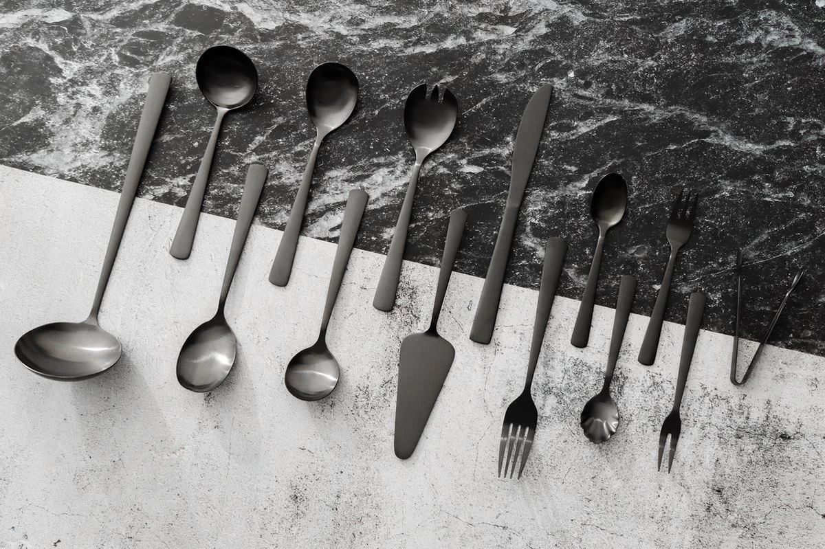 Swiss Pro+ Bestekset in Koffer-72 delig-12 persoons-Zwitsers Kwaliteit-Complete Set-100% roestvrijstaal- Zwart Swiss Pro+ Bestekset In Koffer-72 Delig-12 Persoons-Zwitsers Kwaliteit-Complete Set-100% Roestvrijstaal- Zwart -Heng Kookserie Winkel 1200x799 14