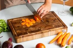 VDN Professionele Snijplank Acacia Hout Met Sapgeul En Handvatten – Hakblok 26x38x3.5 Cm 10 VDN Professionele Snijplank Acacia Hout Met Sapgeul En Handvatten – Hakblok 26x38x3.5 Cm -Heng Kookserie Winkel 1200x799 20