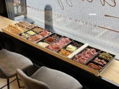 Sjoelbak - Borrelsjoelbak - Hapjesplank - Borrelplank - Mini Sjoelbak 120 Cm Met Zwarte Bakjes - Kleine Sjoelbakken 5 Sjoelbak - Borrelsjoelbak - Hapjesplank - Borrelplank - Mini Sjoelbak 120 Cm Met Zwarte Bakjes - Kleine Sjoelbakken -Heng Kookserie Winkel 1200x899 8