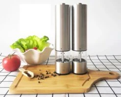 MD-Goods ® Elektrische Peper En Zoutmolen Set - Pepermolen - RVS - Cadeau - Restaurant Kwaliteit -Heng Kookserie Winkel 1200x960