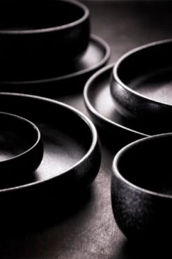 Maastricht Porselein Serviesset Universe Porselein 6-persoons 24-delig Zwart 10 Maastricht Porselein Serviesset Universe Porselein 6-persoons 24-delig Zwart -Heng Kookserie Winkel 800x1200 8